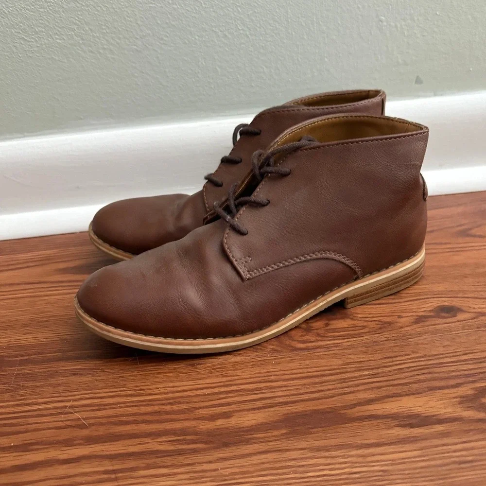 Cat & Jack Boys Brown Faux Leather Chukka Boots Ankle Shoes Size 6